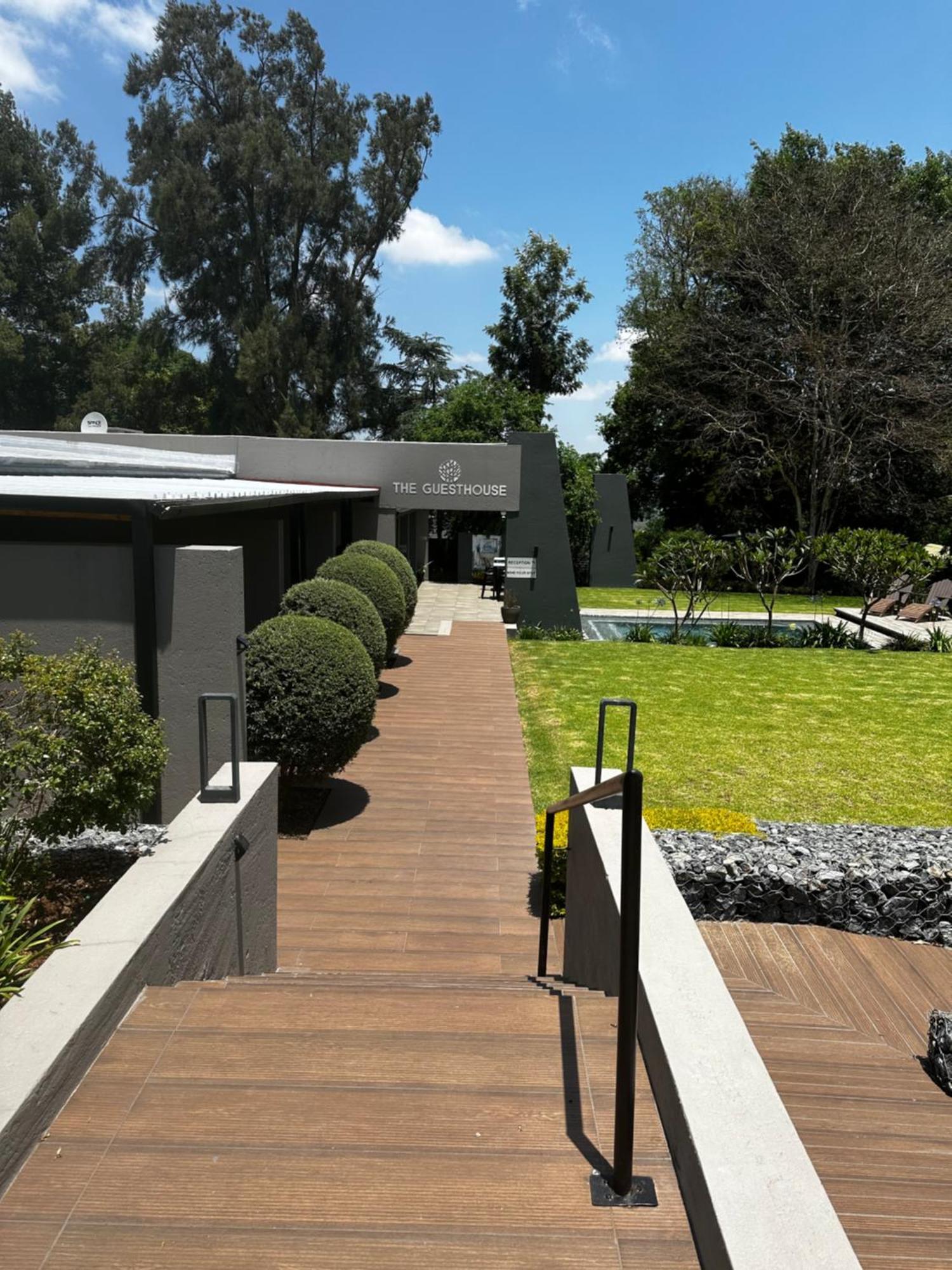 The Guesthouse 6 On Vrede Johannesburg Exteriör bild