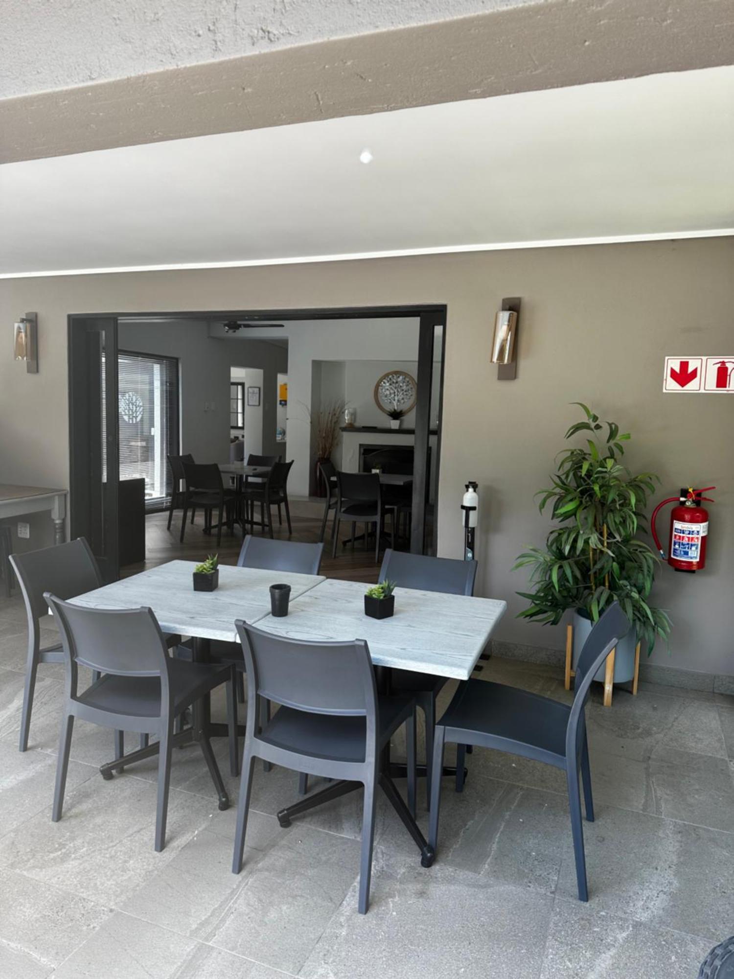 The Guesthouse 6 On Vrede Johannesburg Exteriör bild